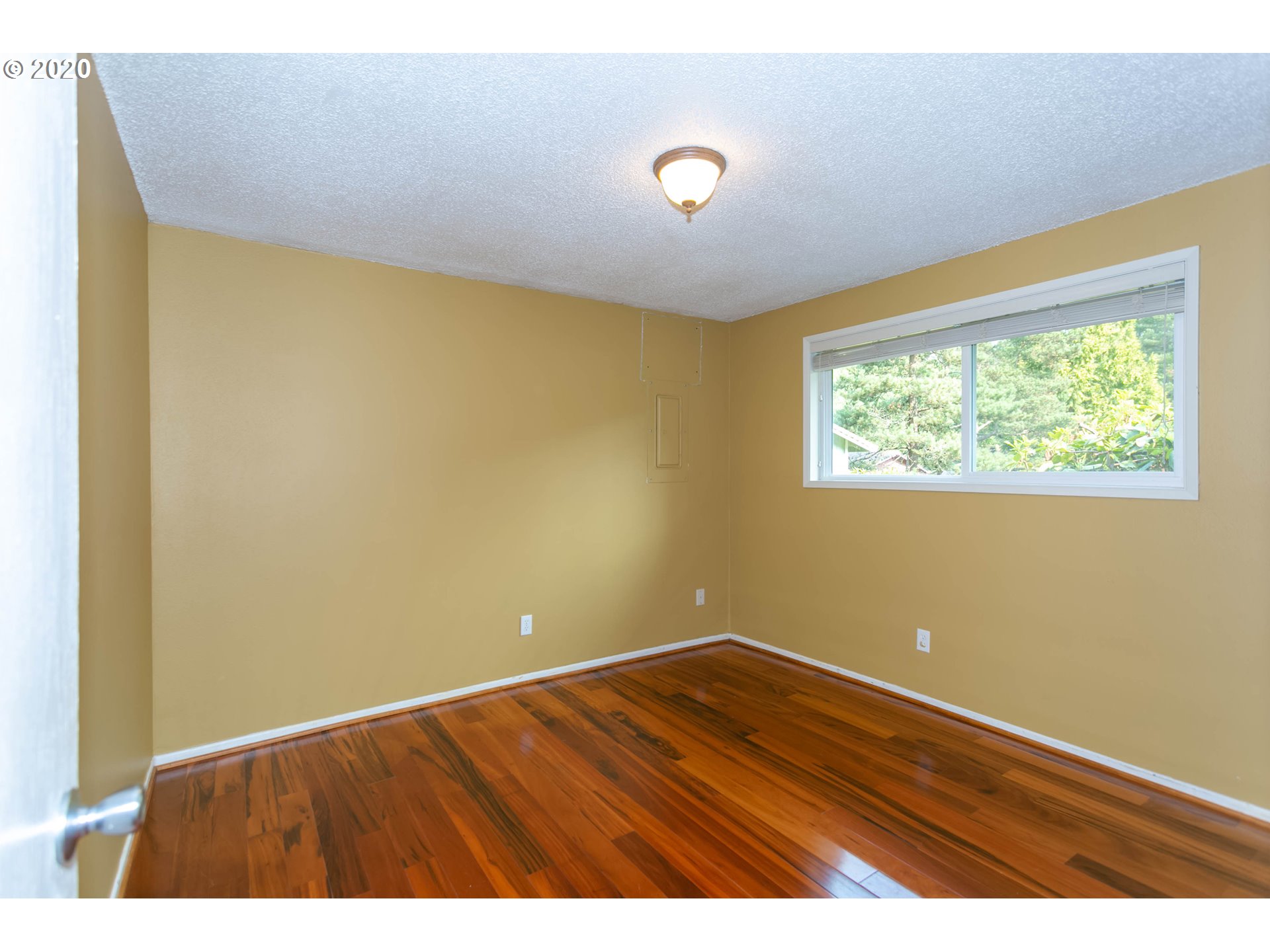 Photo #5: 21050558 Listing 