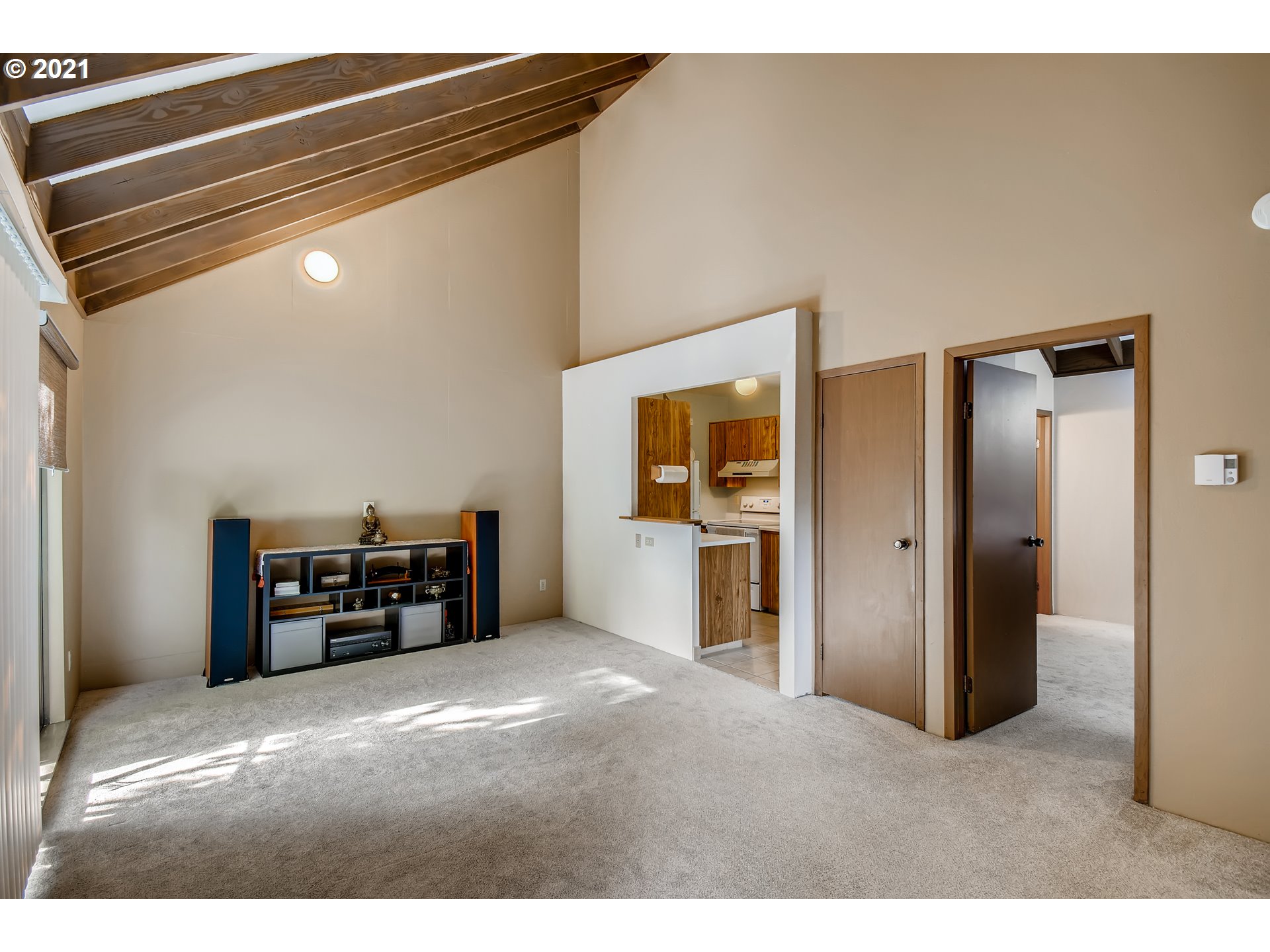 Photo #3: 21050928 Listing 