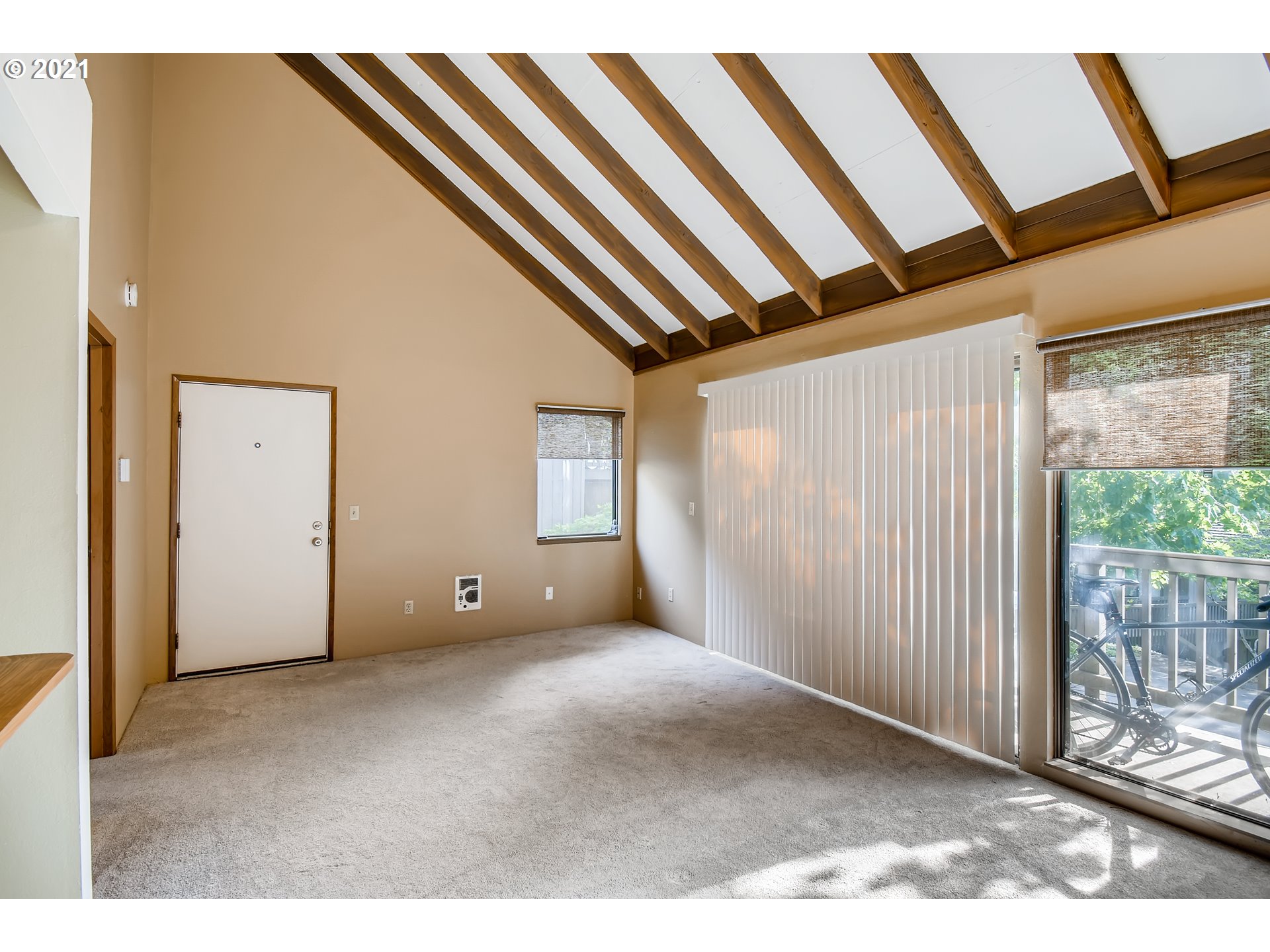Photo #5: 21050928 Listing 