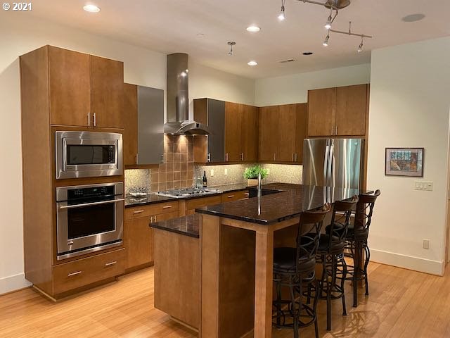 More Details about MLS # 21051100 : 10228 SW WINDWOOD WAY