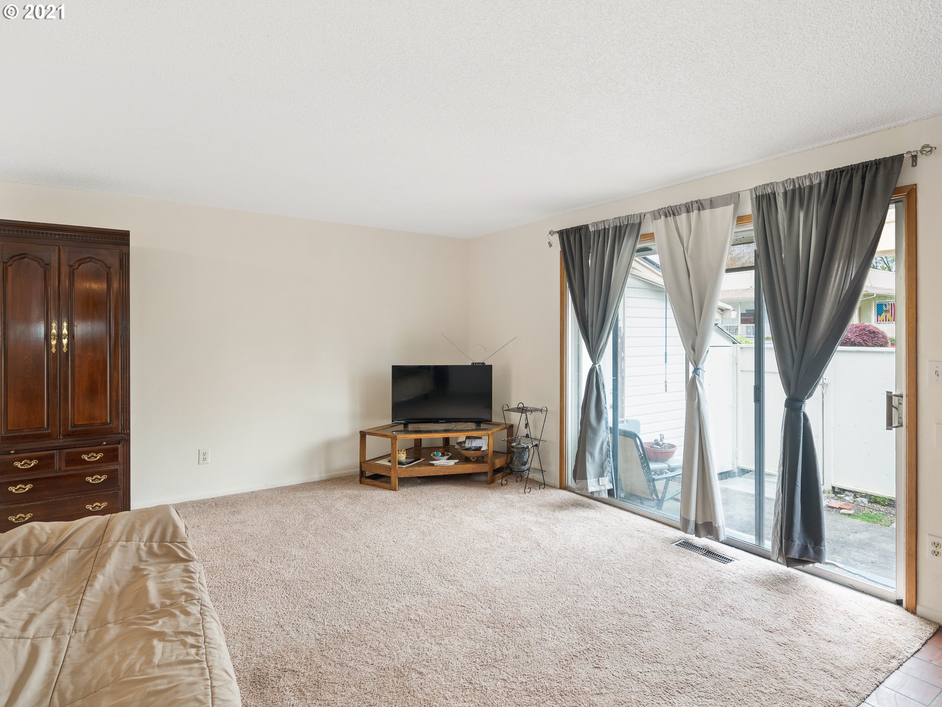 Photo #6: 21051589 Listing 