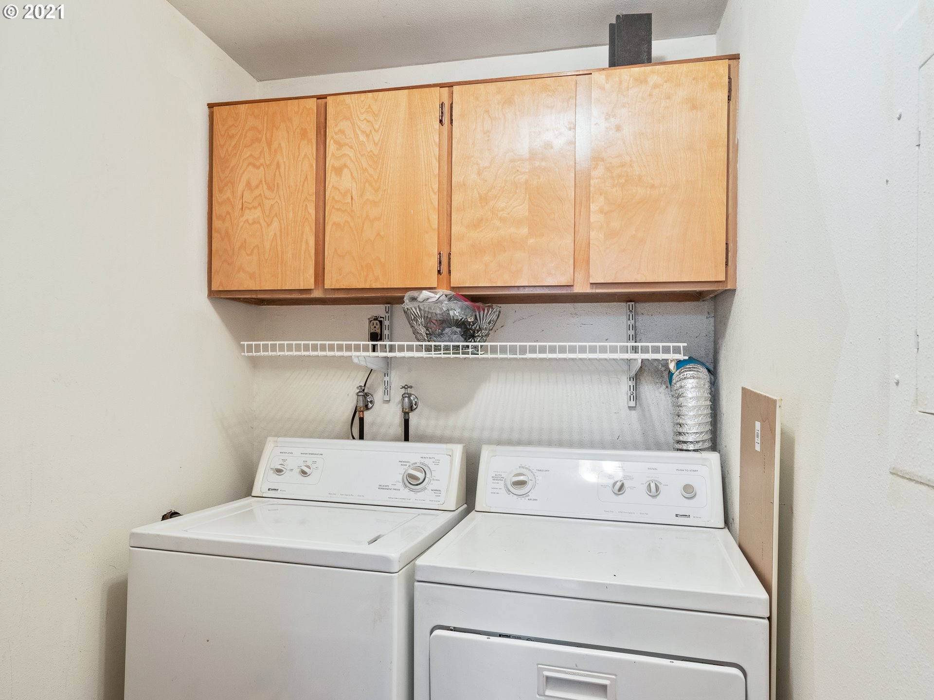 Photo #4: 21051589 Listing 