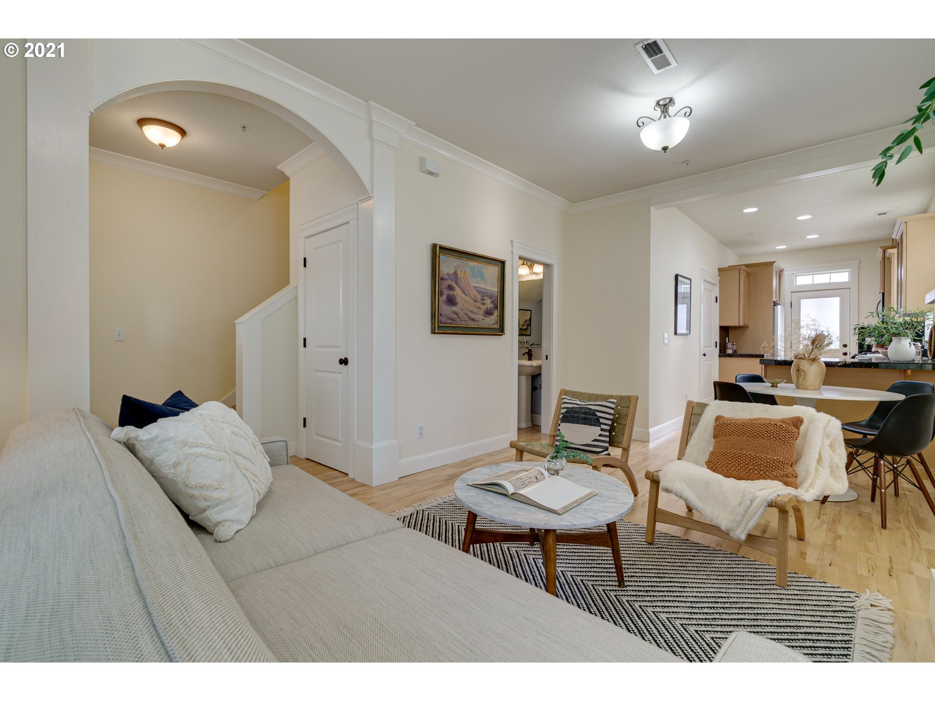 Photo #6: 21057483 Listing 