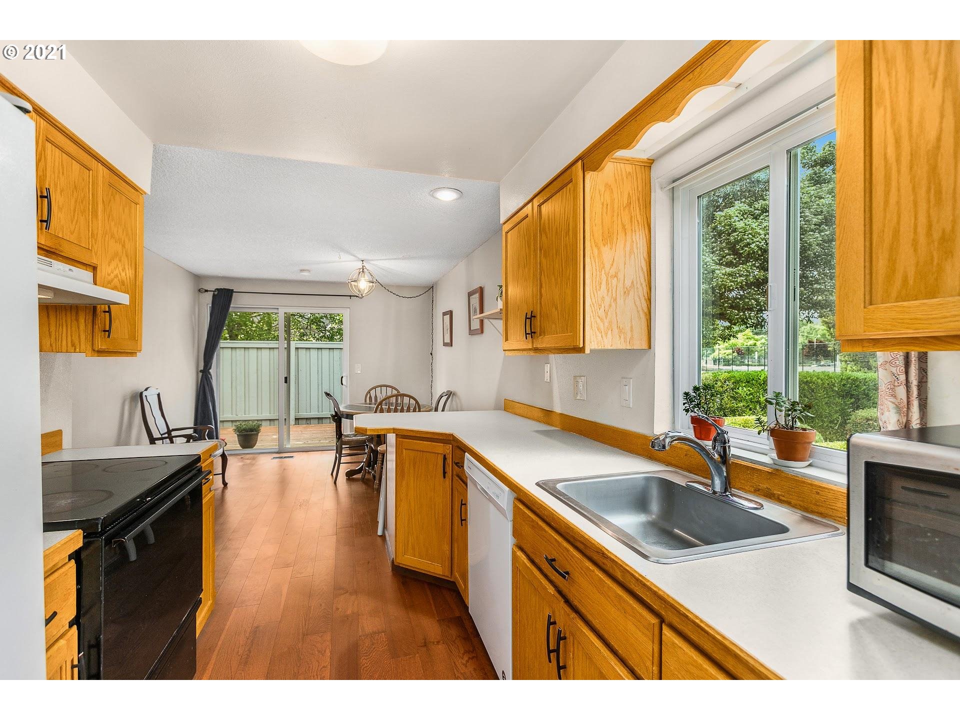 Photo #3: 21063111 Listing 