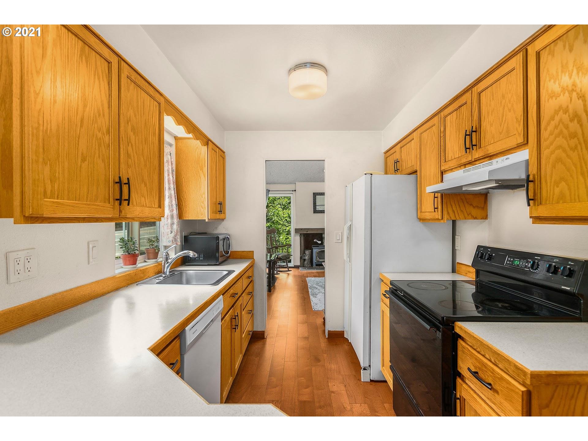 Photo #2: 21063111 Listing 