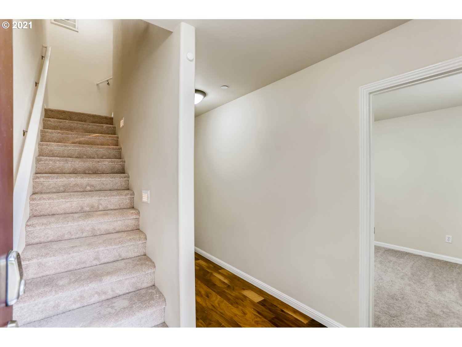 Photo #3: 21064471 Listing 