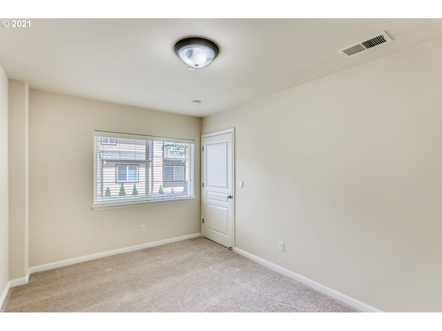 Photo #4: 21064471 Listing 