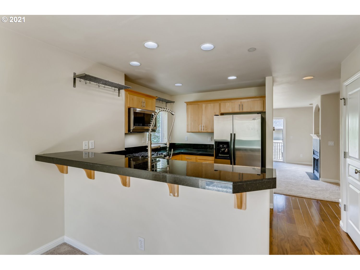 Photo #5: 21064471 Listing 