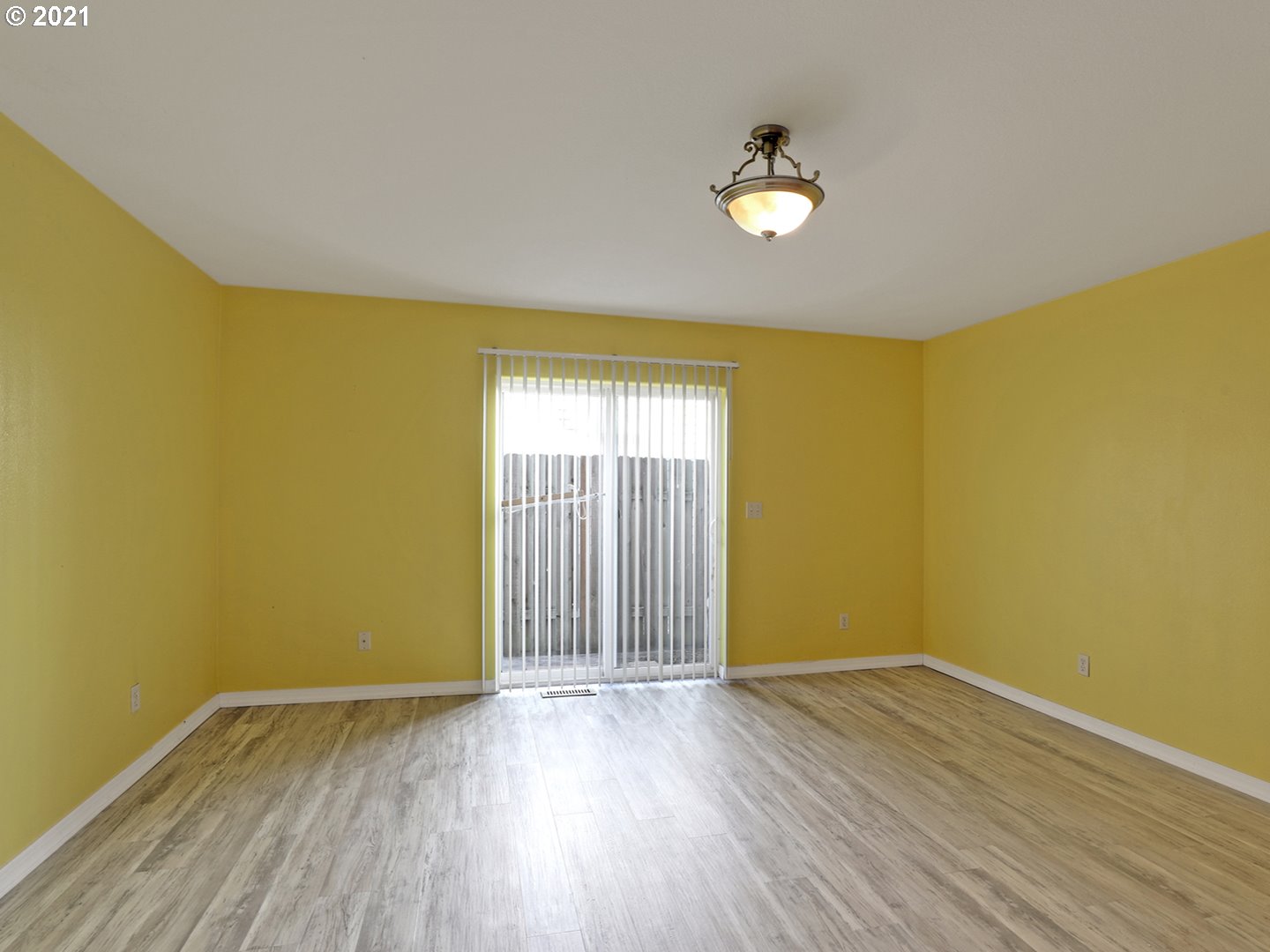 Photo #5: 21065700 Listing 