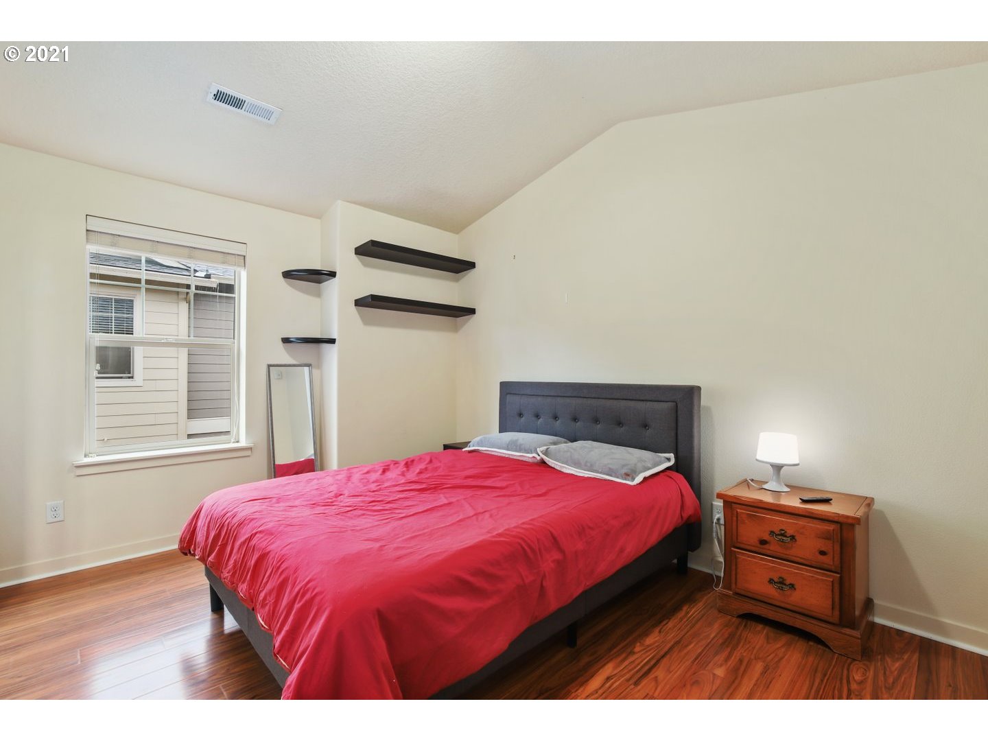 Photo #5: 21066666 Listing 