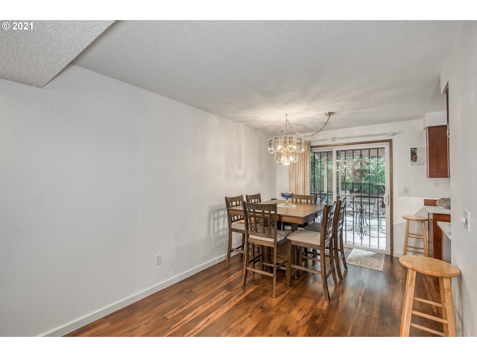 Photo #6: 21069970 Listing 