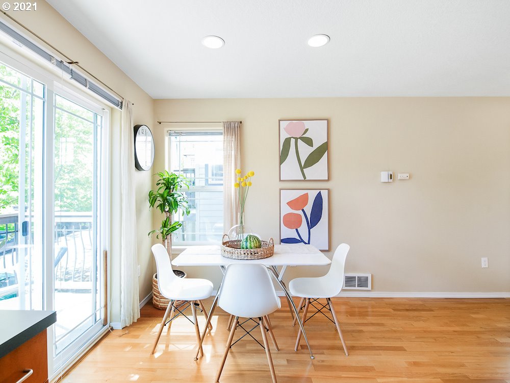 Photo #2: 21072778 Listing 