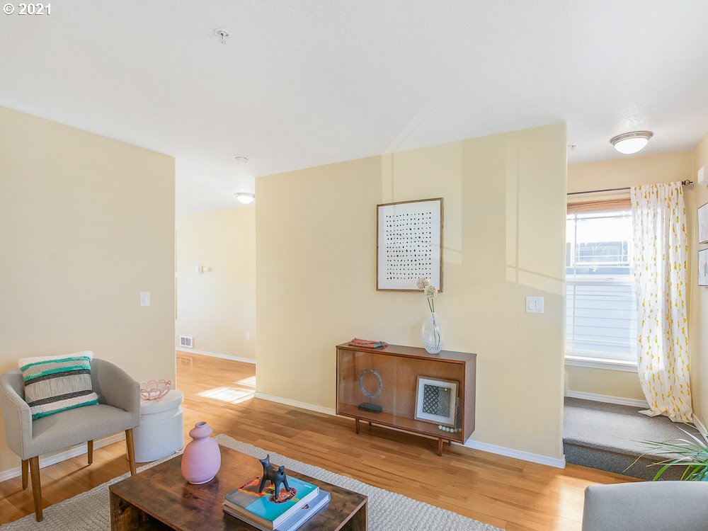 Photo #5: 21072778 Listing 