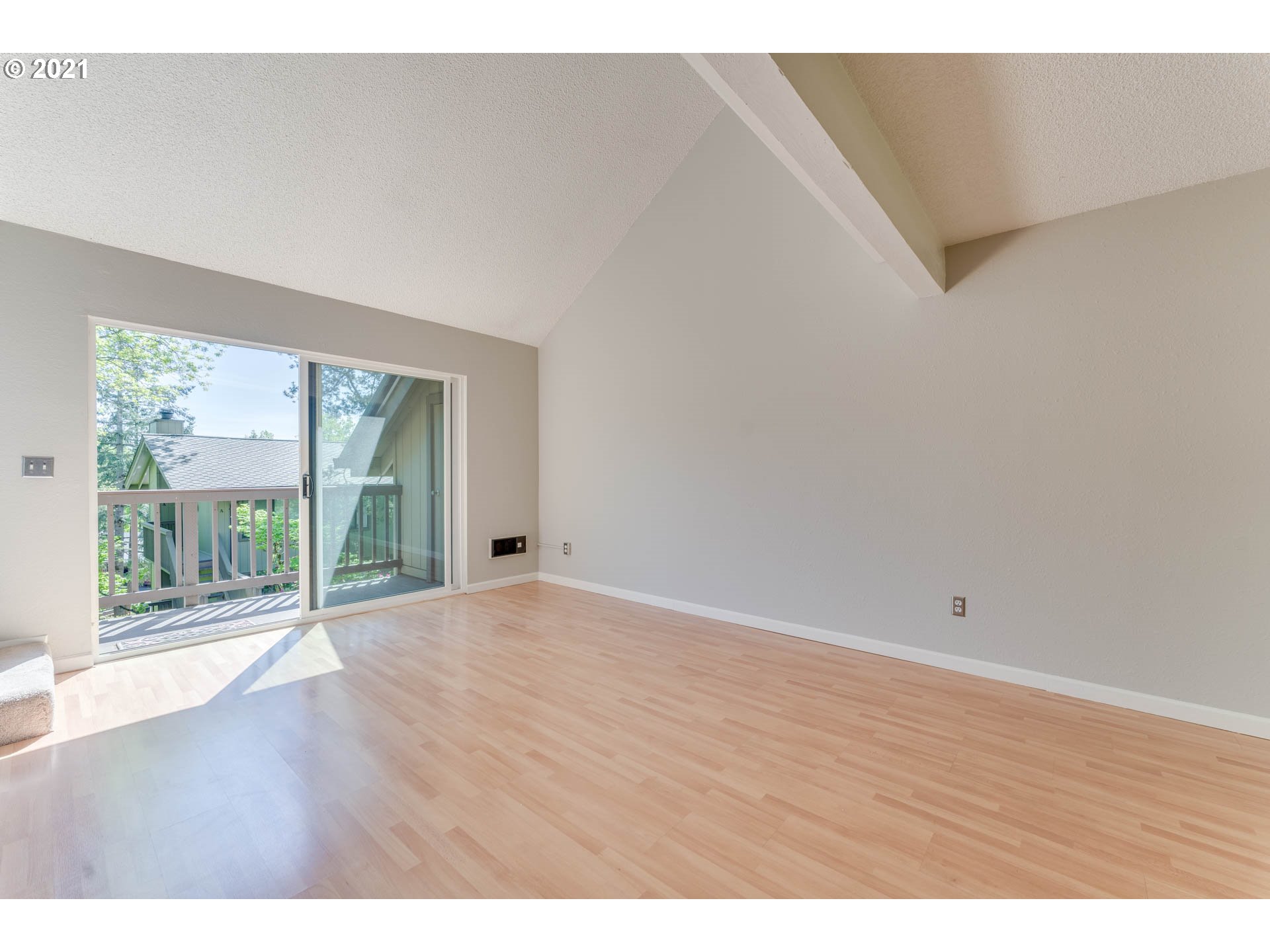Photo #2: 21074150 Listing 