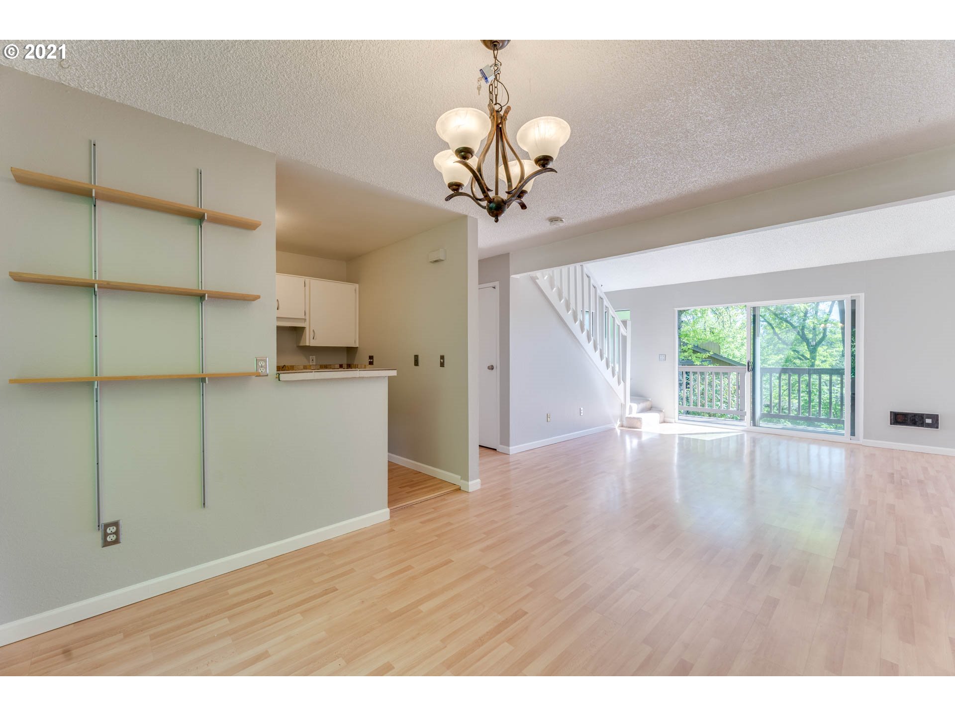 Photo #4: 21074150 Listing 