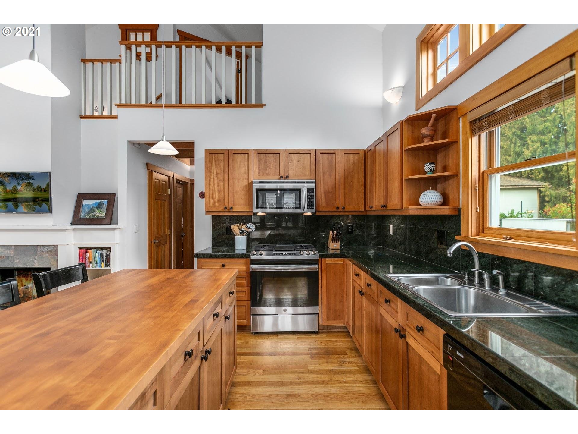 Photo #5: 21074257 Listing 