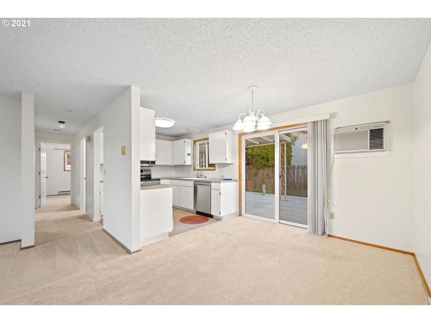 Photo #2: 21074449 Listing 