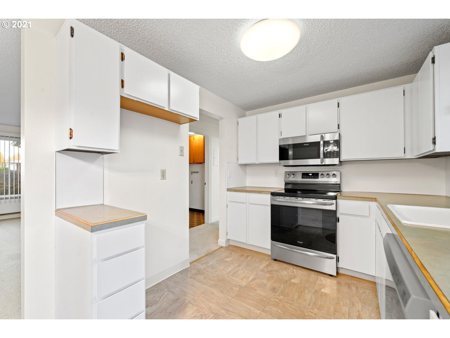 Photo #6: 21074449 Listing 
