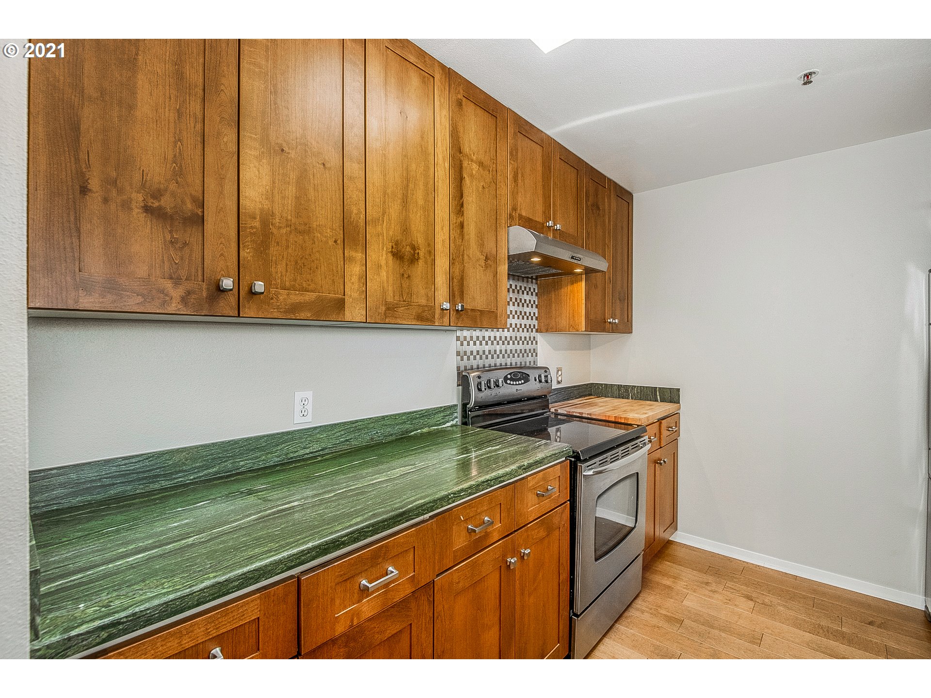 Photo #6: 21074979 Listing 