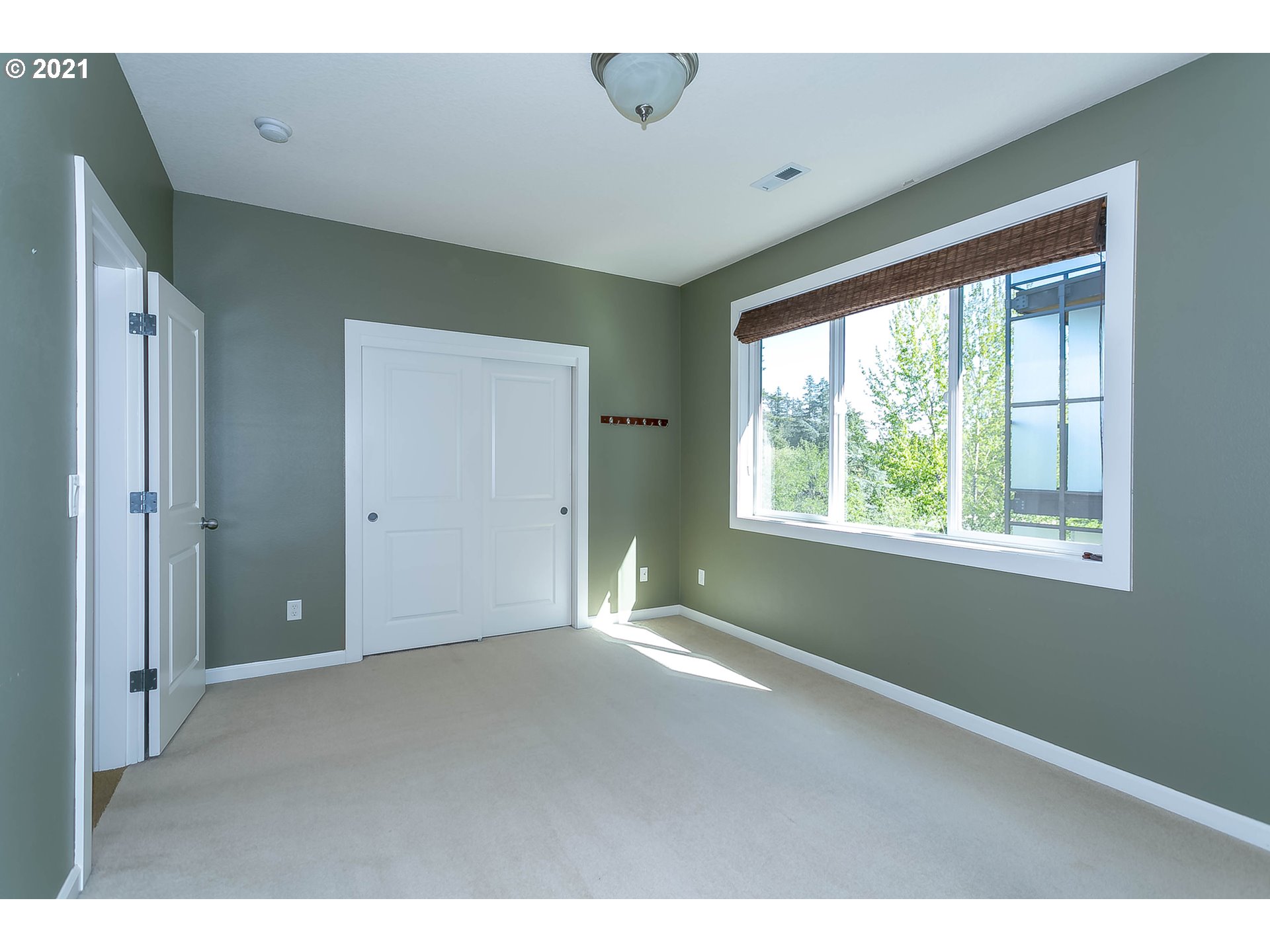 Photo #4: 21075529 Listing 