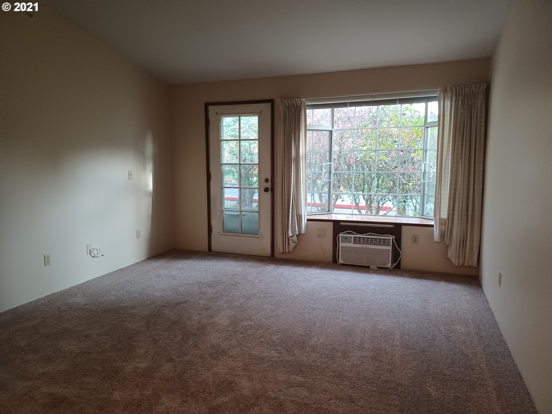 Photo #6: 21076916 Listing 