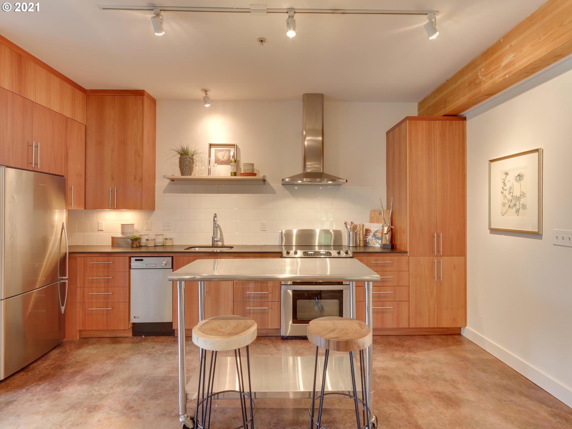Photo #5: 21079196 Listing 