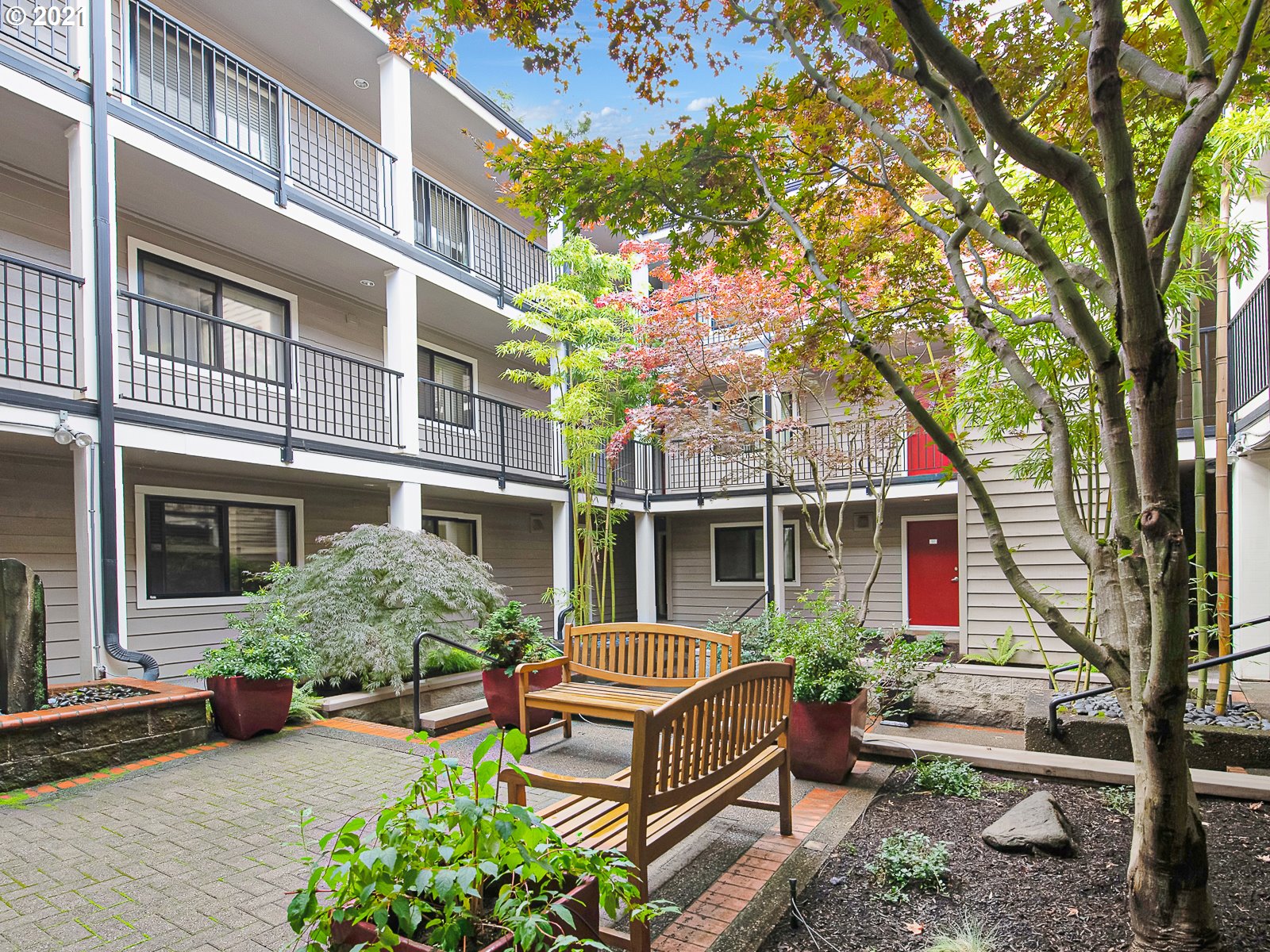 Photo #2: 21081669 Listing 