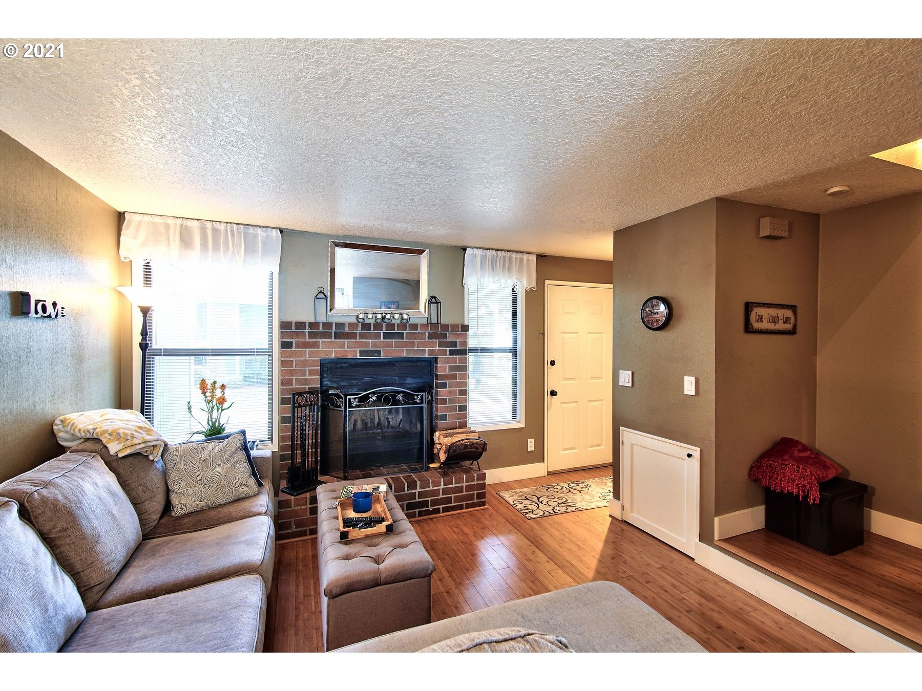 Photo #5: 21082727 Listing 