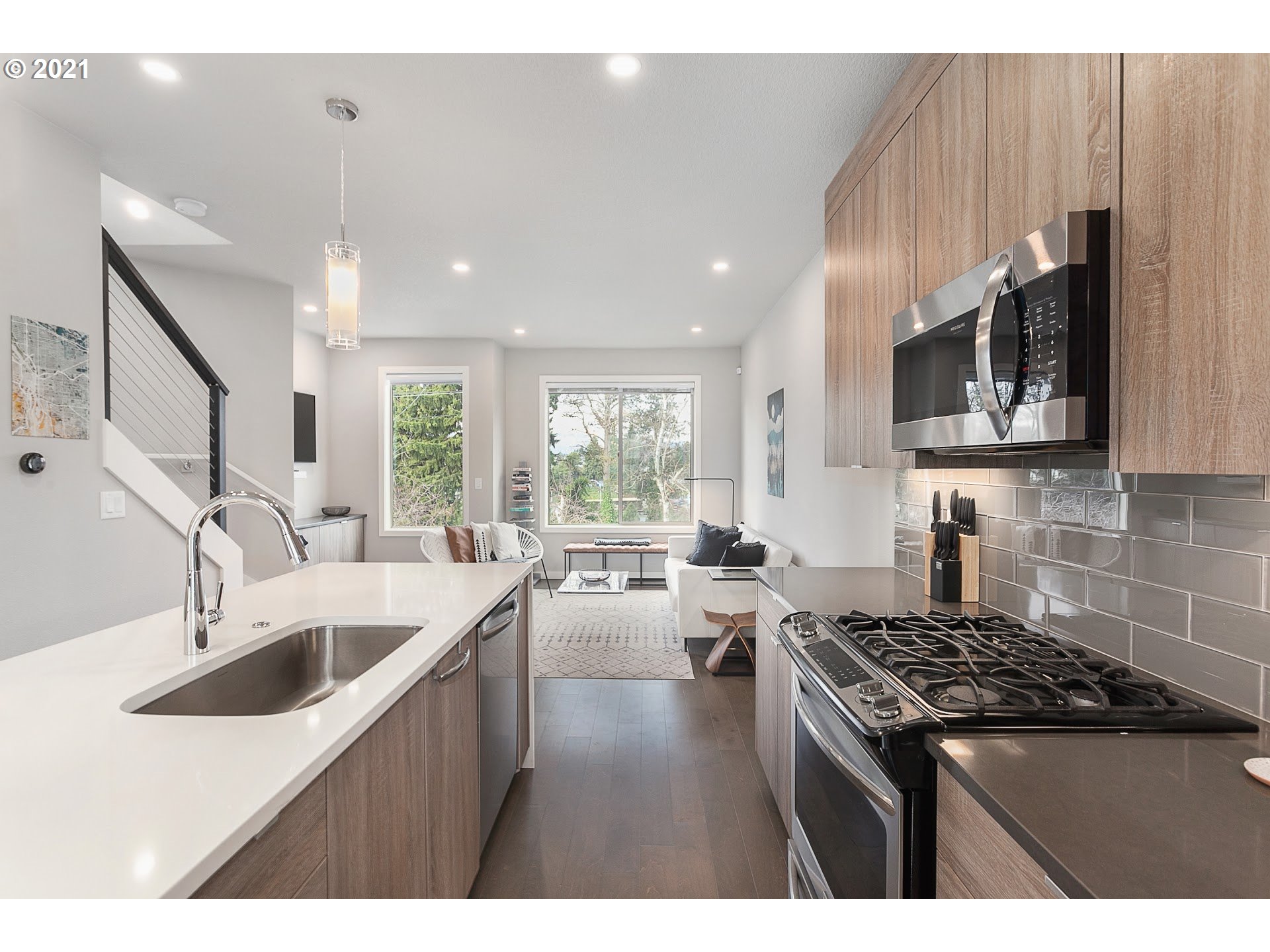 Photo #2: 21086776 Listing 