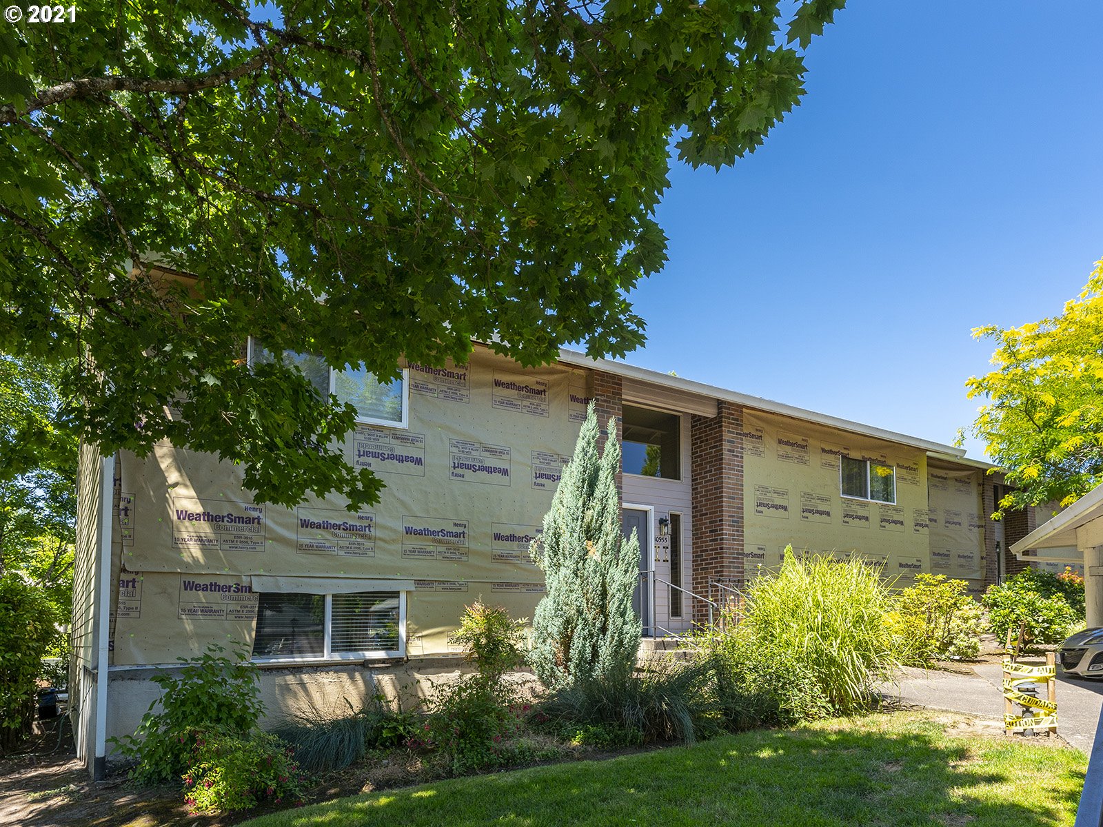 MLS: 21088373 Condo For Sale