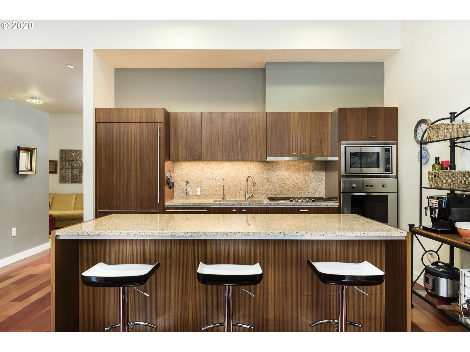 Photo #6: 21089210 Listing 