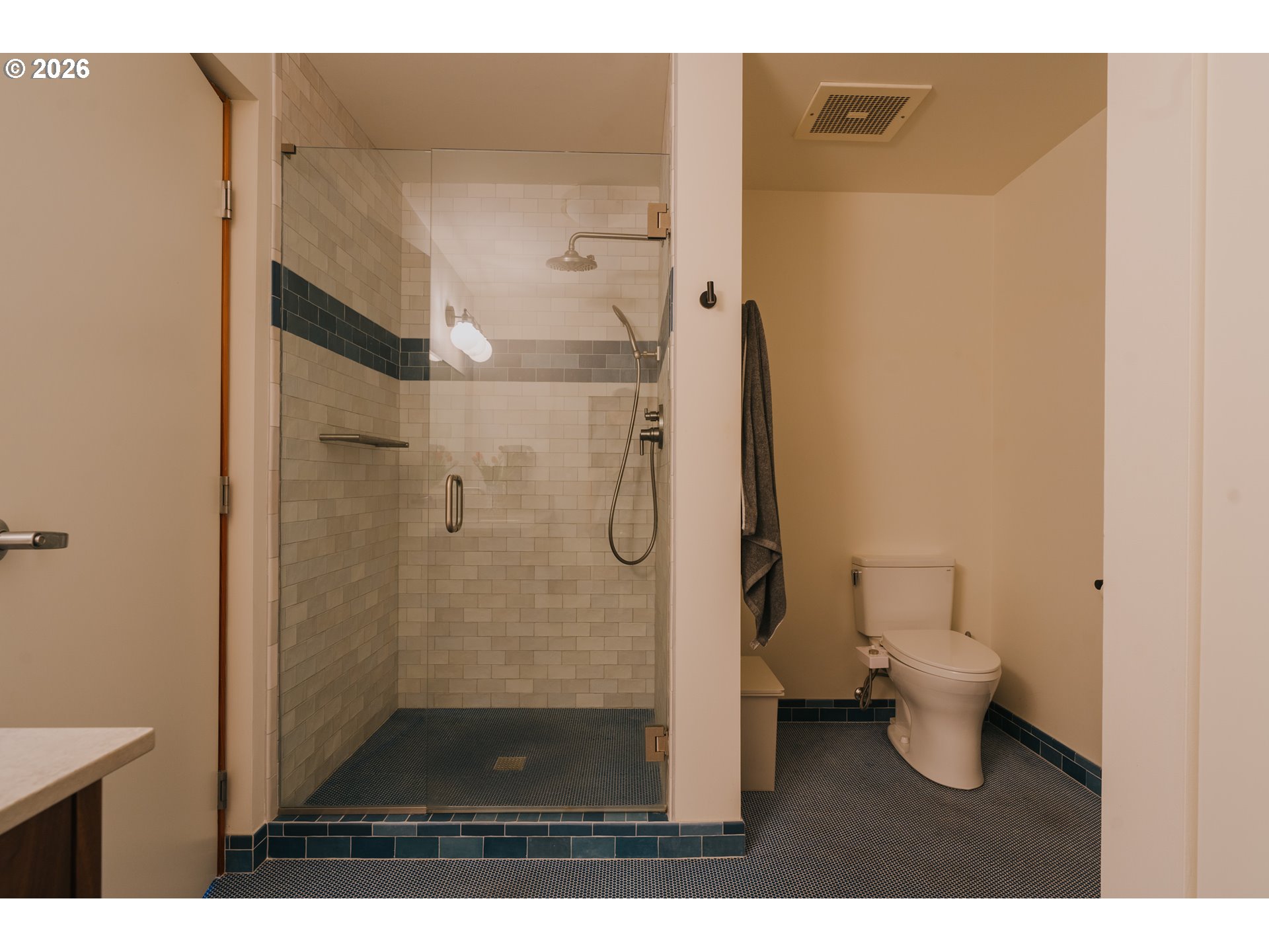 Photo #10: 210896649 Listing: Photo #10