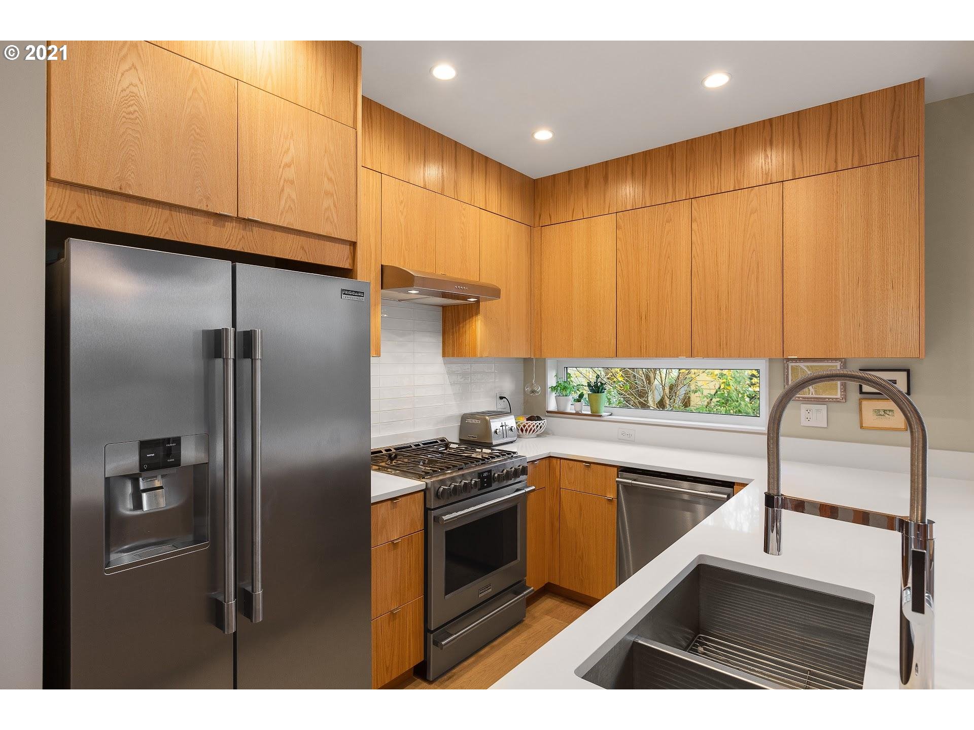 Photo #2: 21090252 Listing 