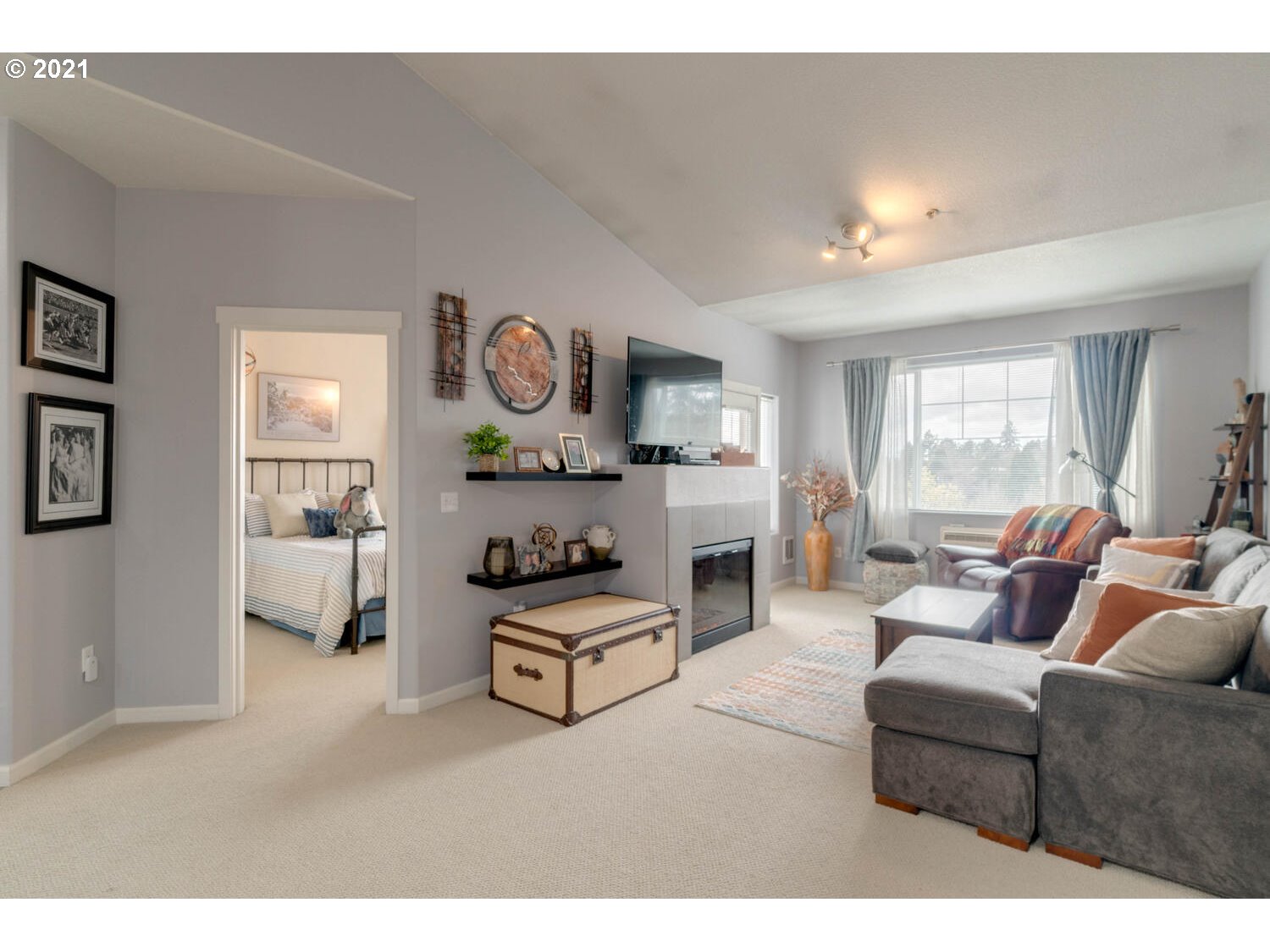 Photo #2: 21090544 Listing 