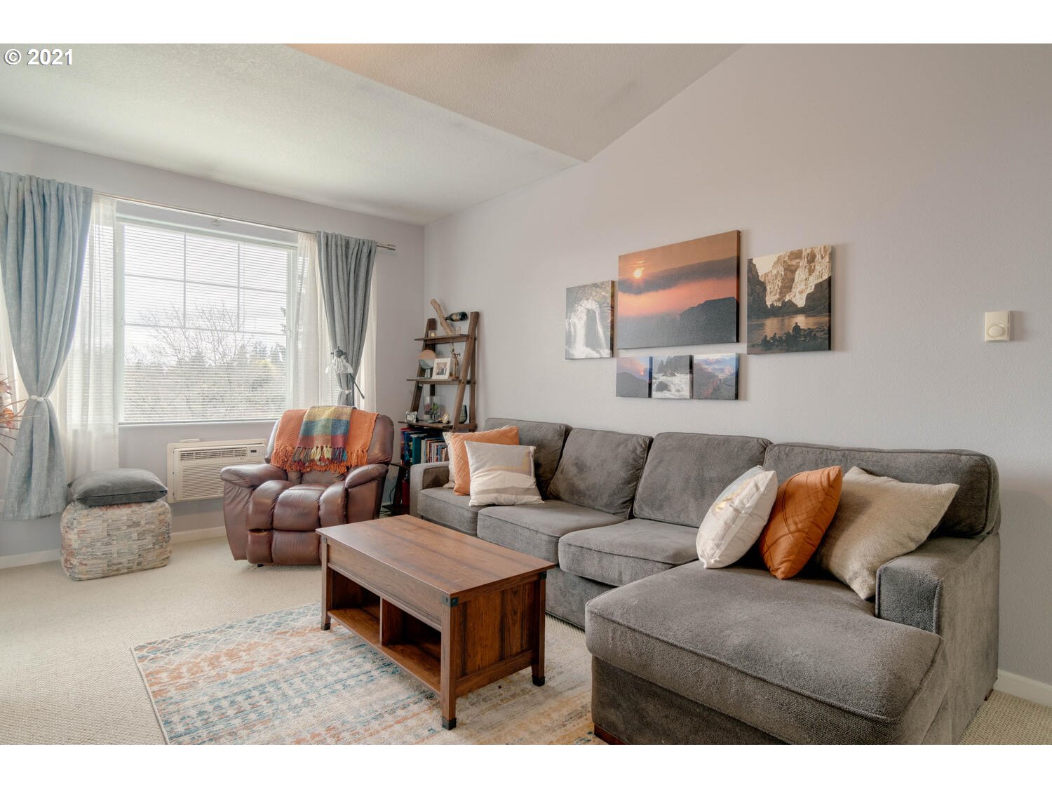 Photo #5: 21090544 Listing 