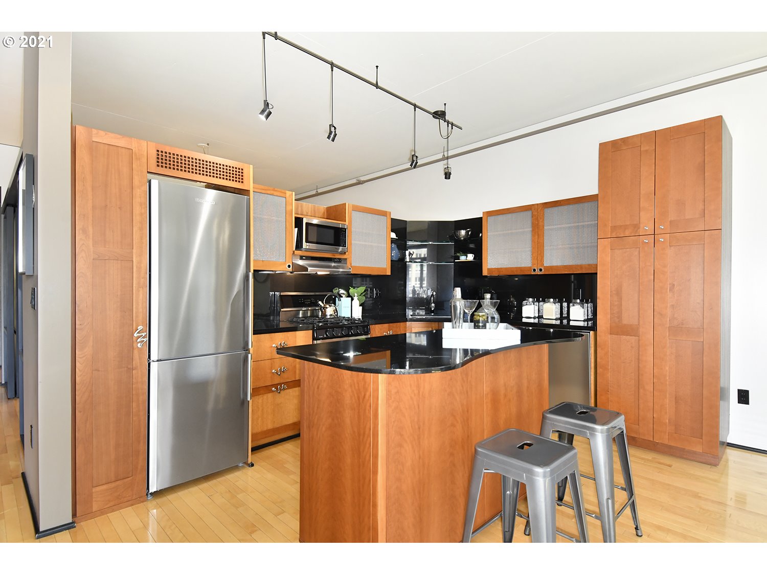 Photo #2: 21094950 Listing 