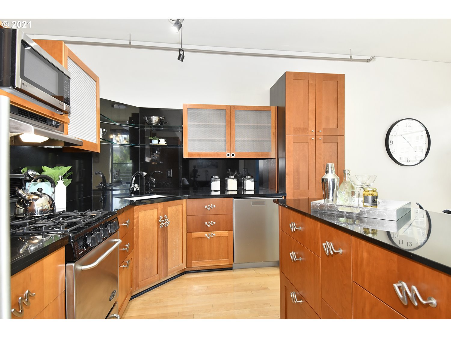 Photo #3: 21094950 Listing 