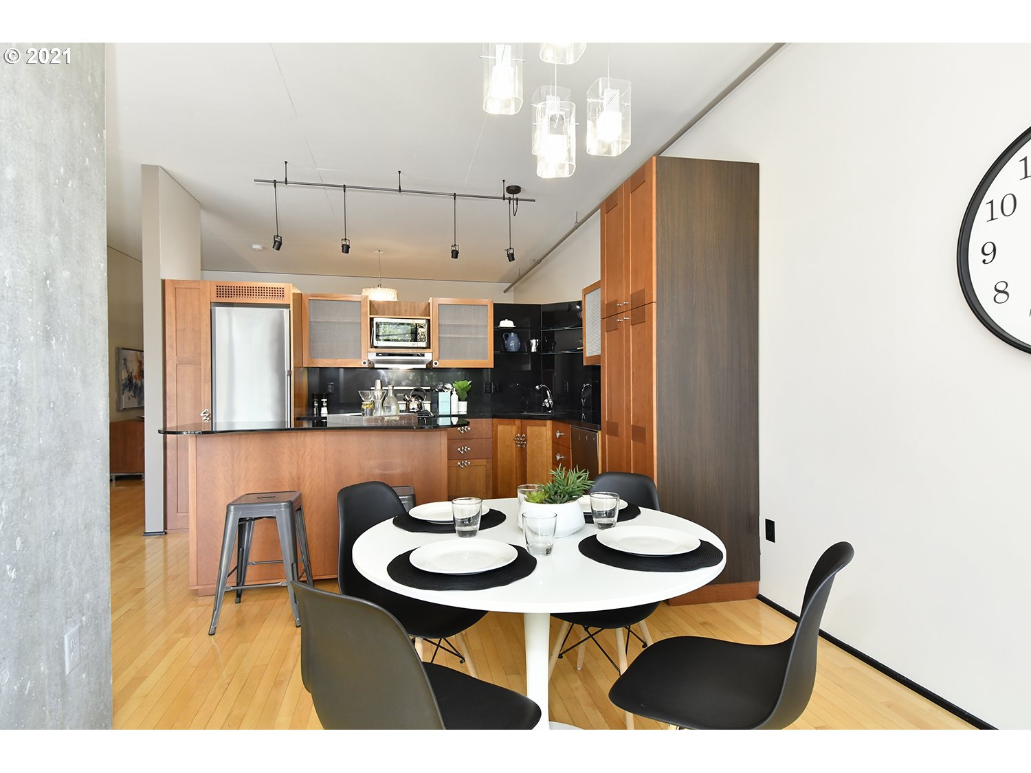 Photo #4: 21094950 Listing 