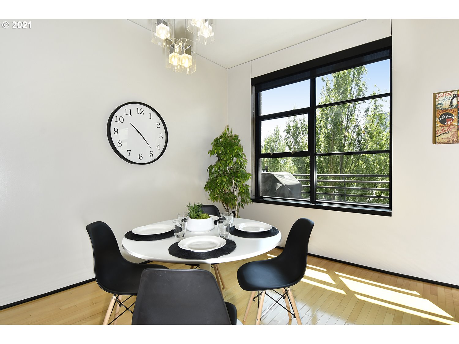 Photo #5: 21094950 Listing 