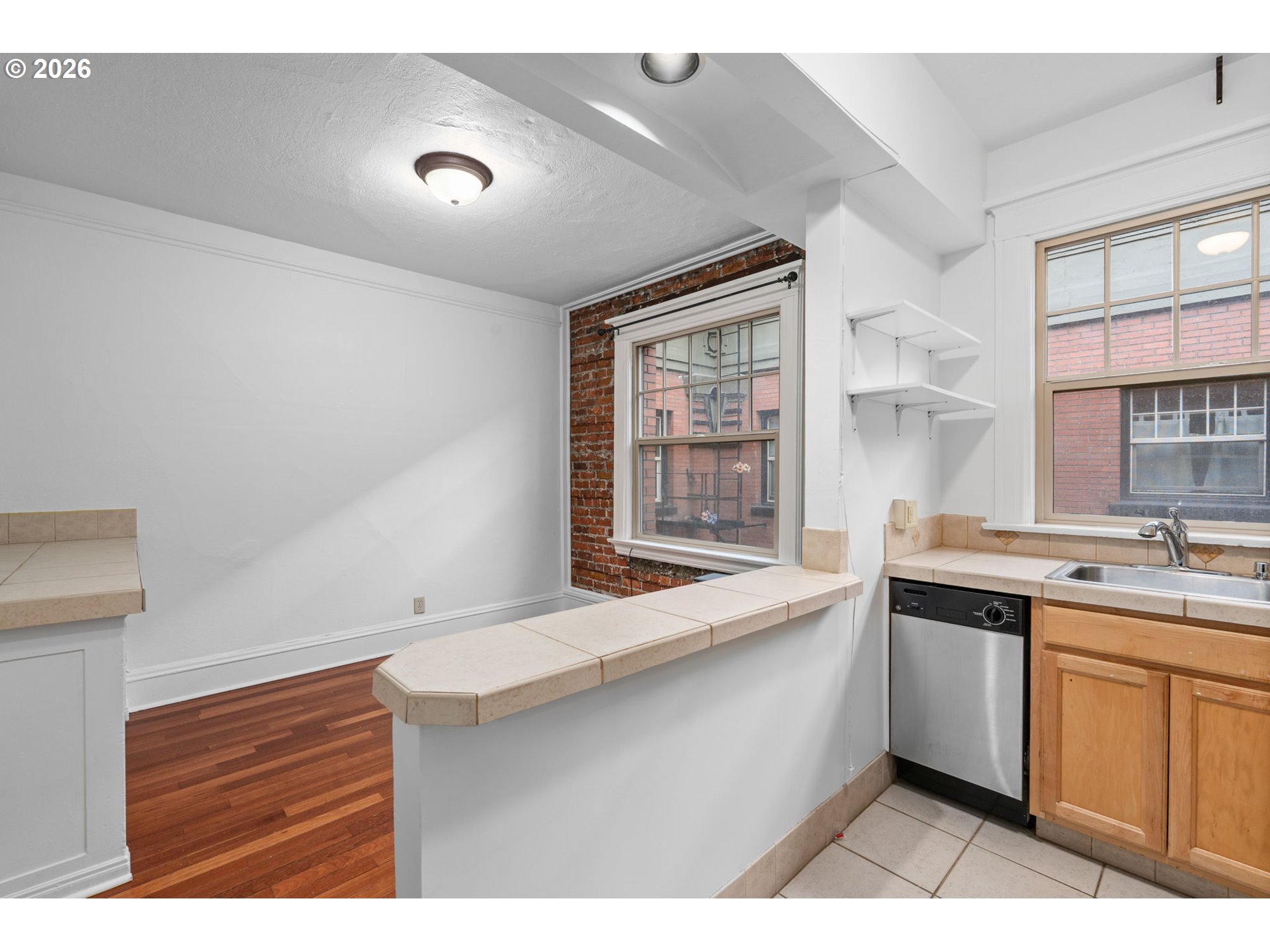 Photo #11: 210982259 Listing: Photo #11