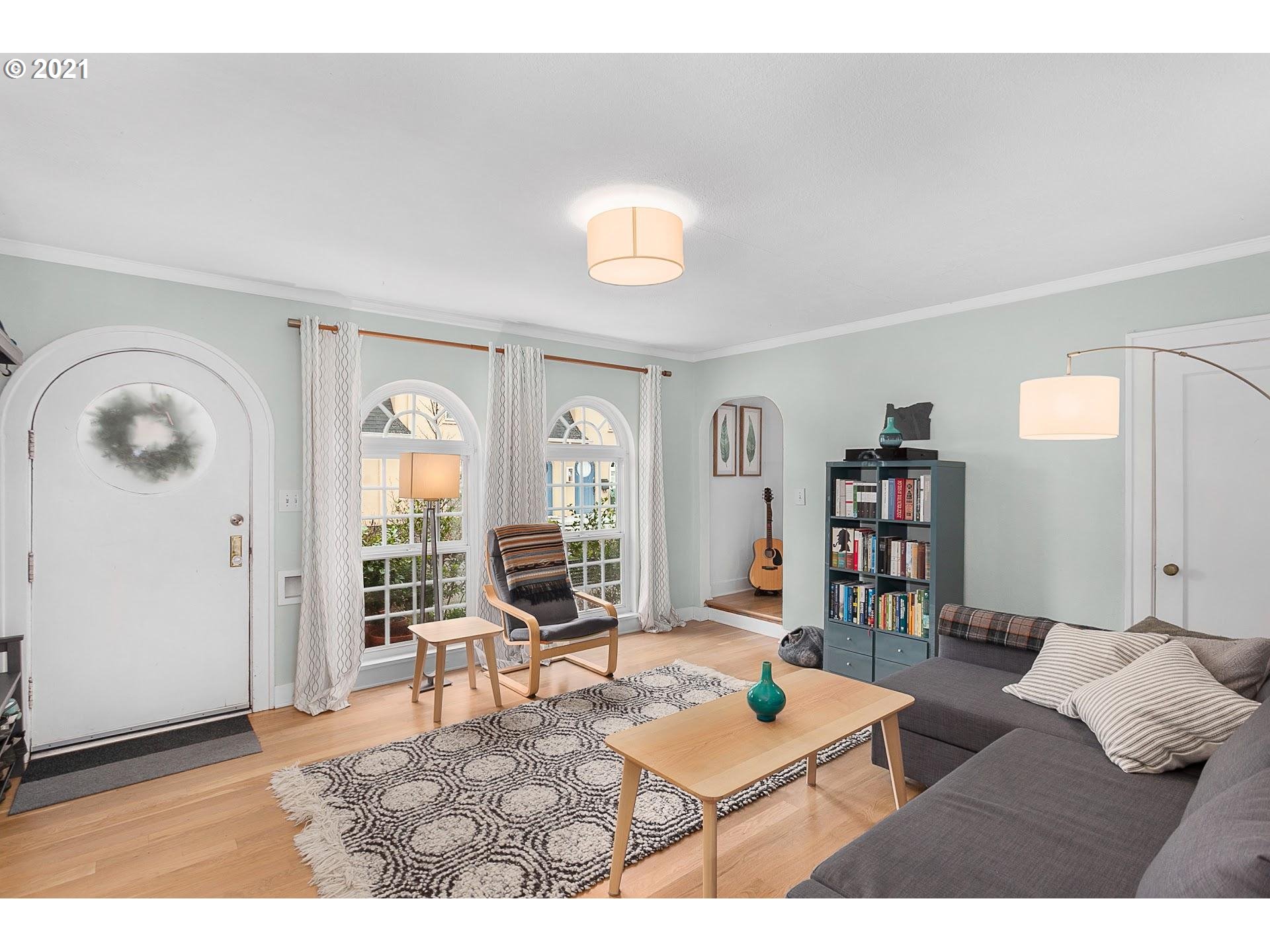 Photo #5: 21100178 Listing 