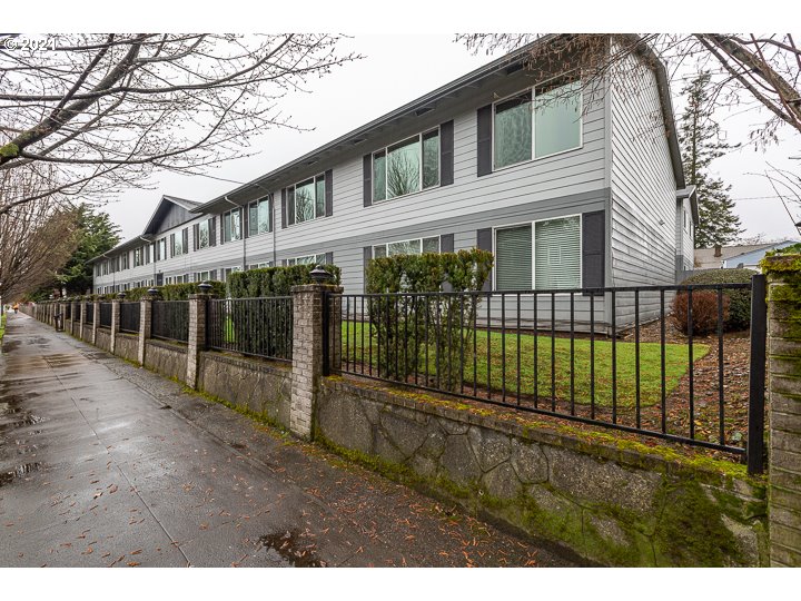Photo #3: 21100251 Listing 