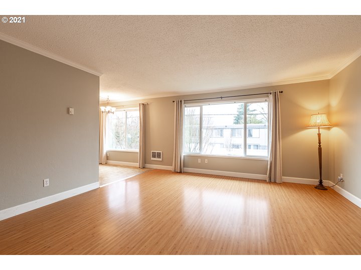 Photo #5: 21100251 Listing 