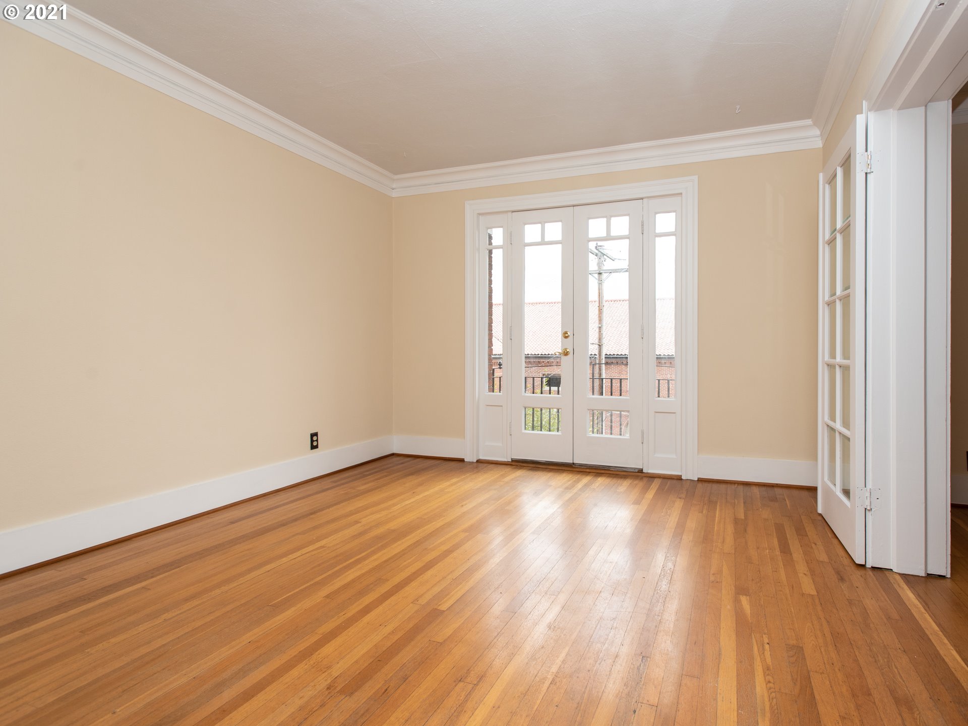 Photo #2: 21100983 Listing 