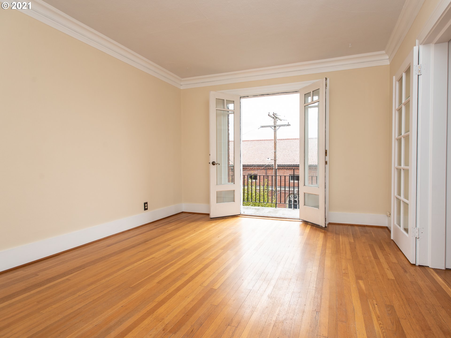 Photo #4: 21100983 Listing 