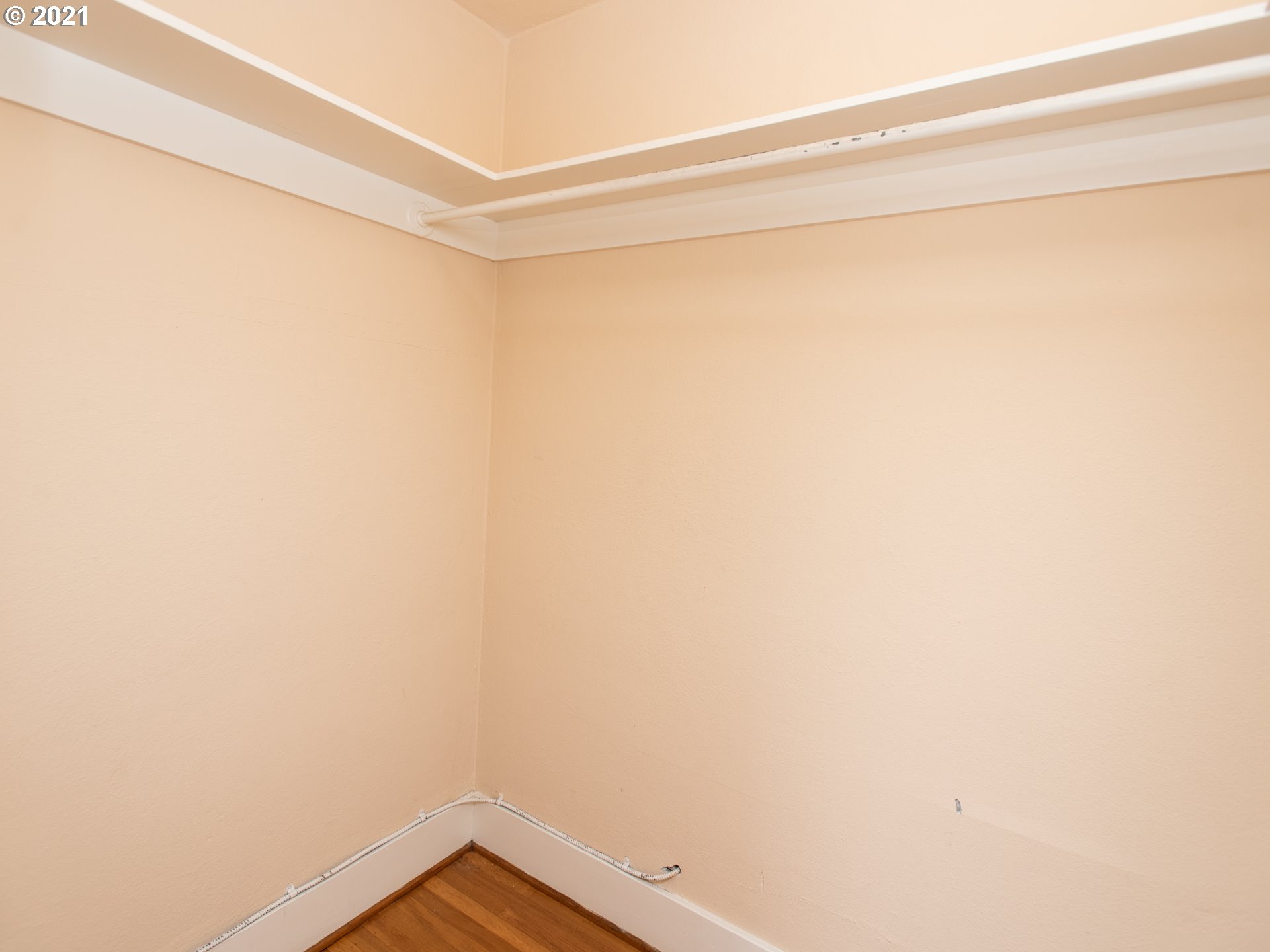 Photo #6: 21100983 Listing 