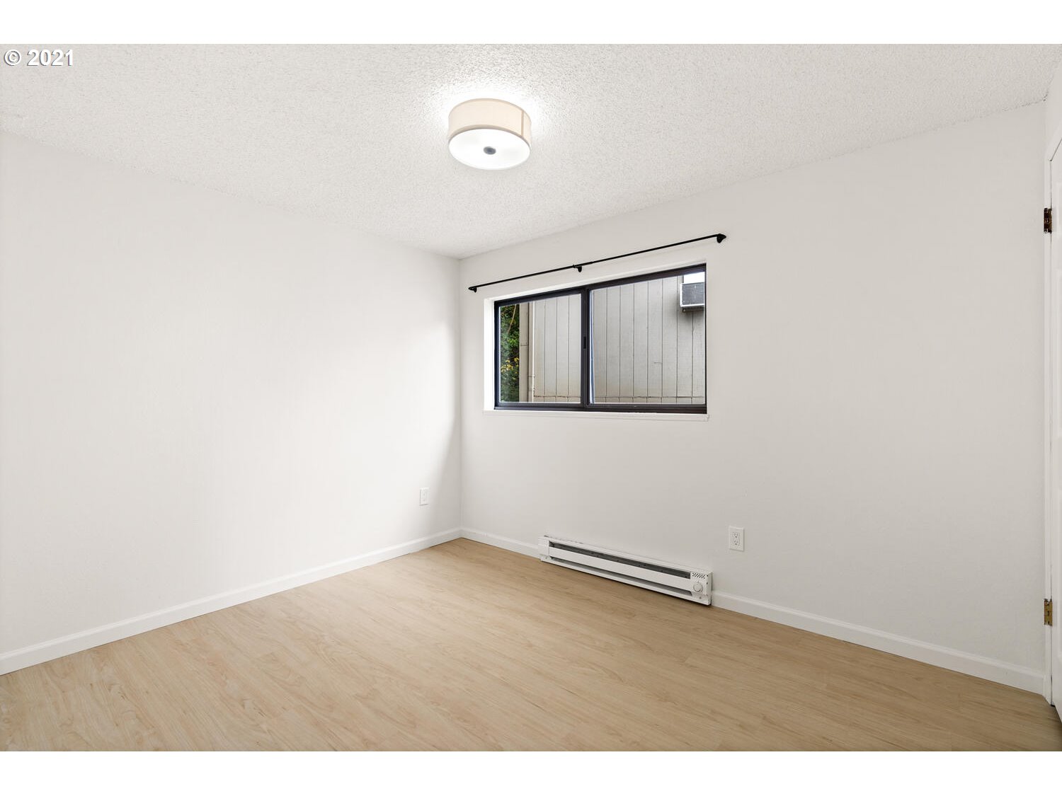 Photo #4: 21103054 Listing 