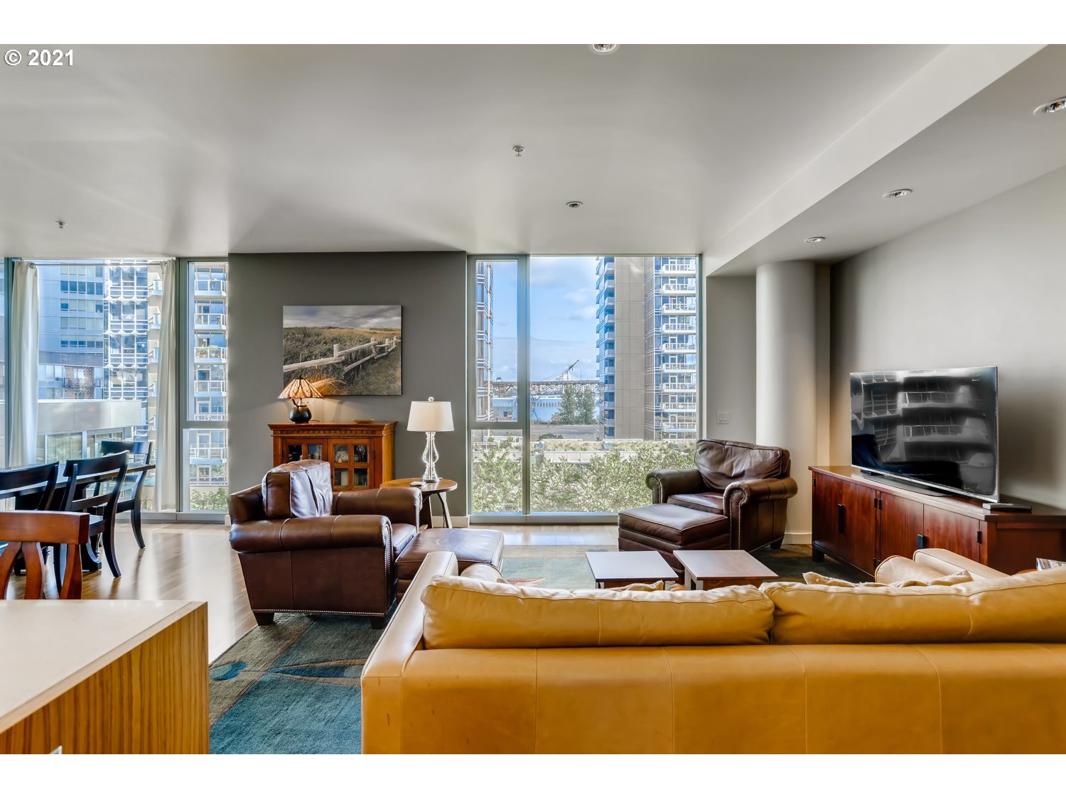 Photo #5: 21104698 Listing 