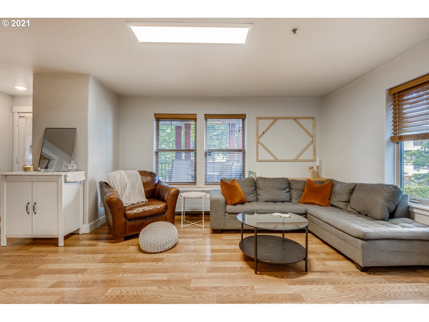 Photo #6: 21104785 Listing 