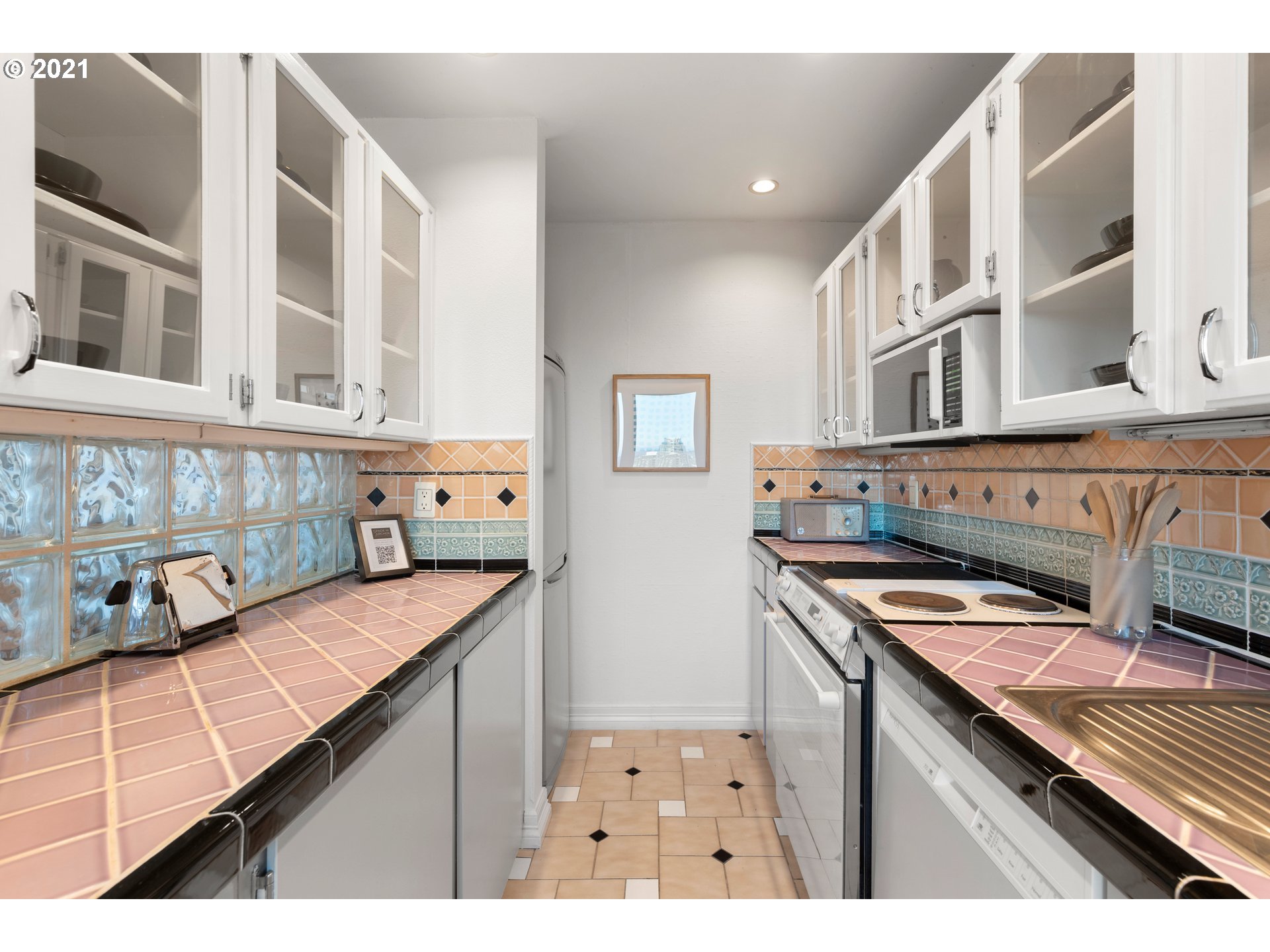 Photo #2: 21107730 Listing 